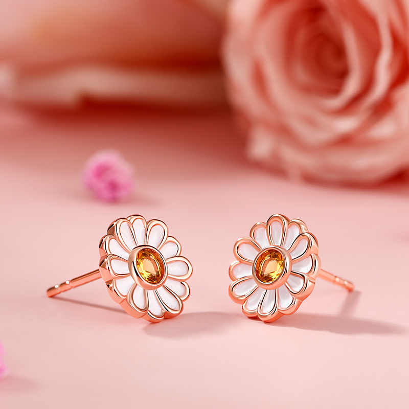 7 Chicest Jewelry Trends That Will Be Your Next Spring Accessories